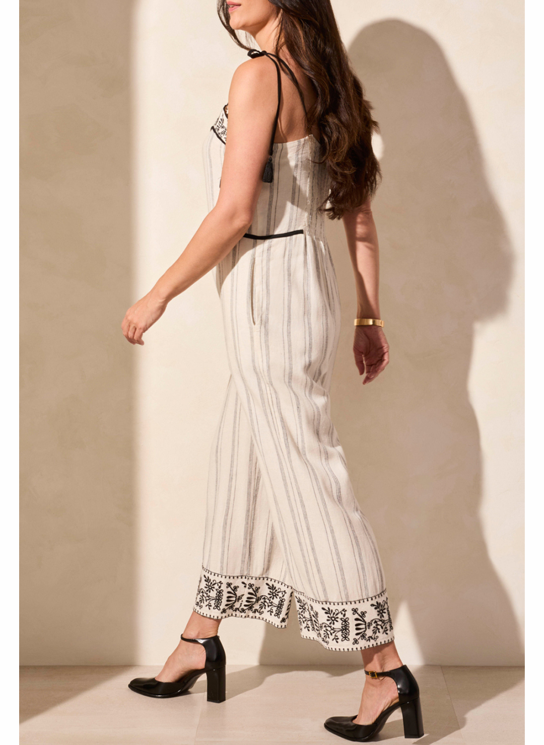 Model is wearing Tribal Jump In Jumper w/ Embroidery.